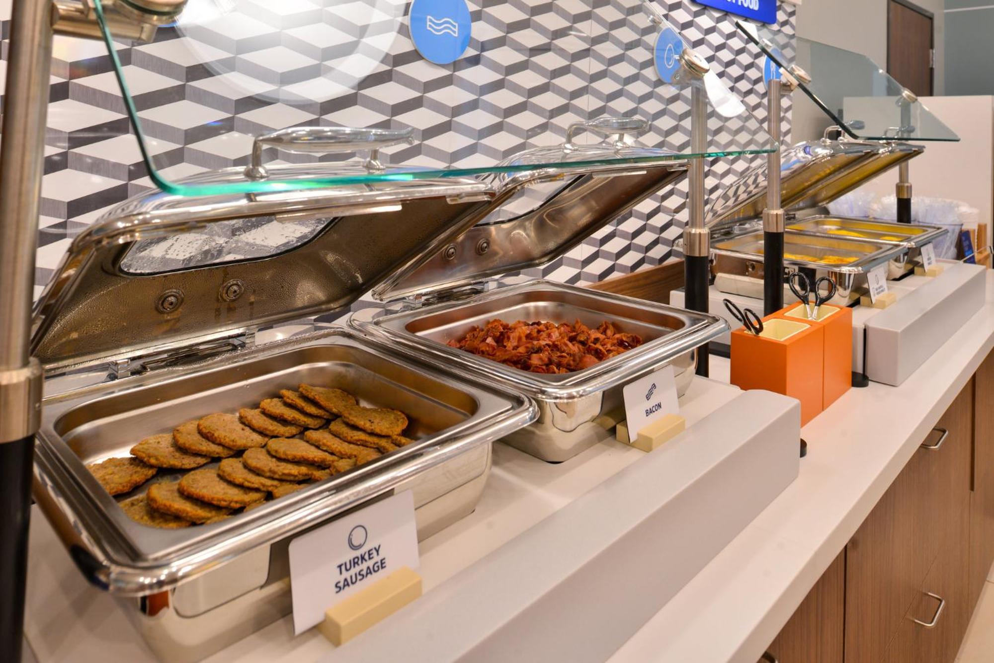 Holiday Inn Express & Suites - Toronto Airport South By Ihg Εξωτερικό φωτογραφία