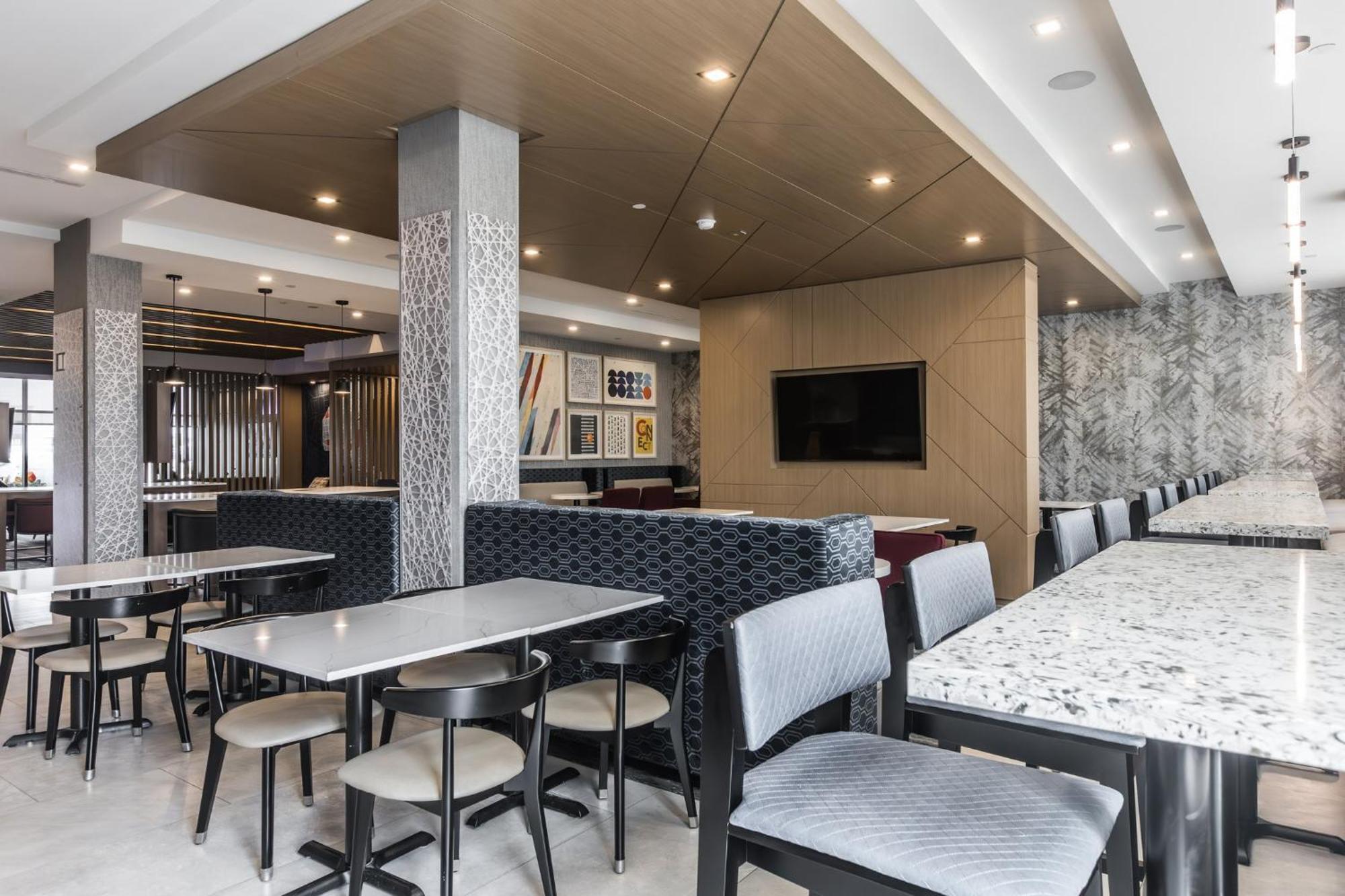 Holiday Inn Express & Suites - Toronto Airport South By Ihg Εξωτερικό φωτογραφία