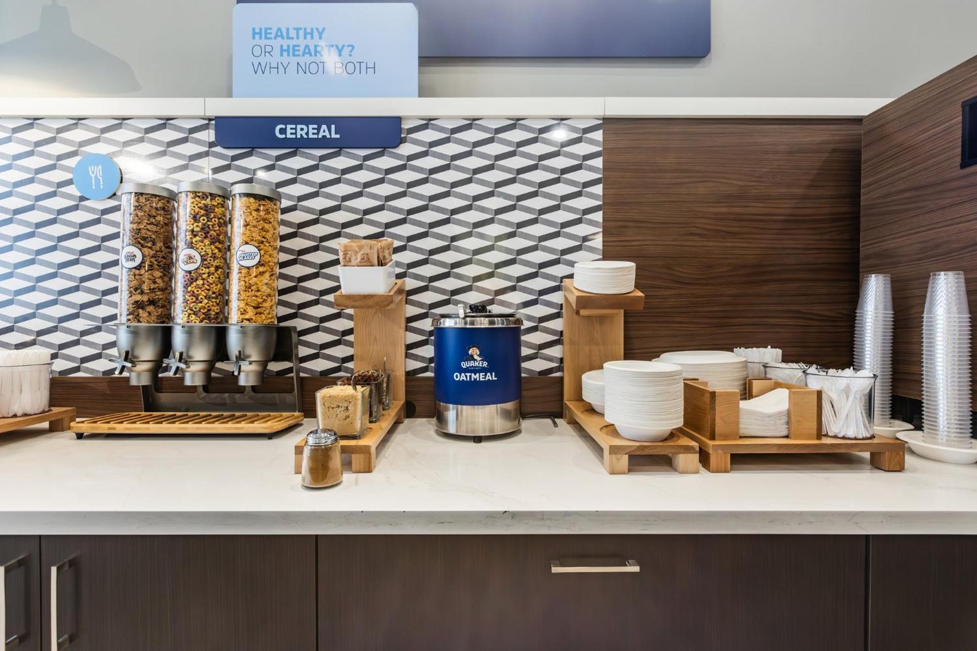 Holiday Inn Express & Suites - Toronto Airport South By Ihg Εξωτερικό φωτογραφία