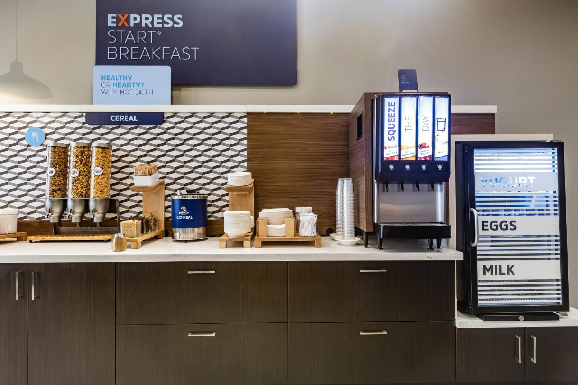 Holiday Inn Express & Suites - Toronto Airport South By Ihg Εξωτερικό φωτογραφία