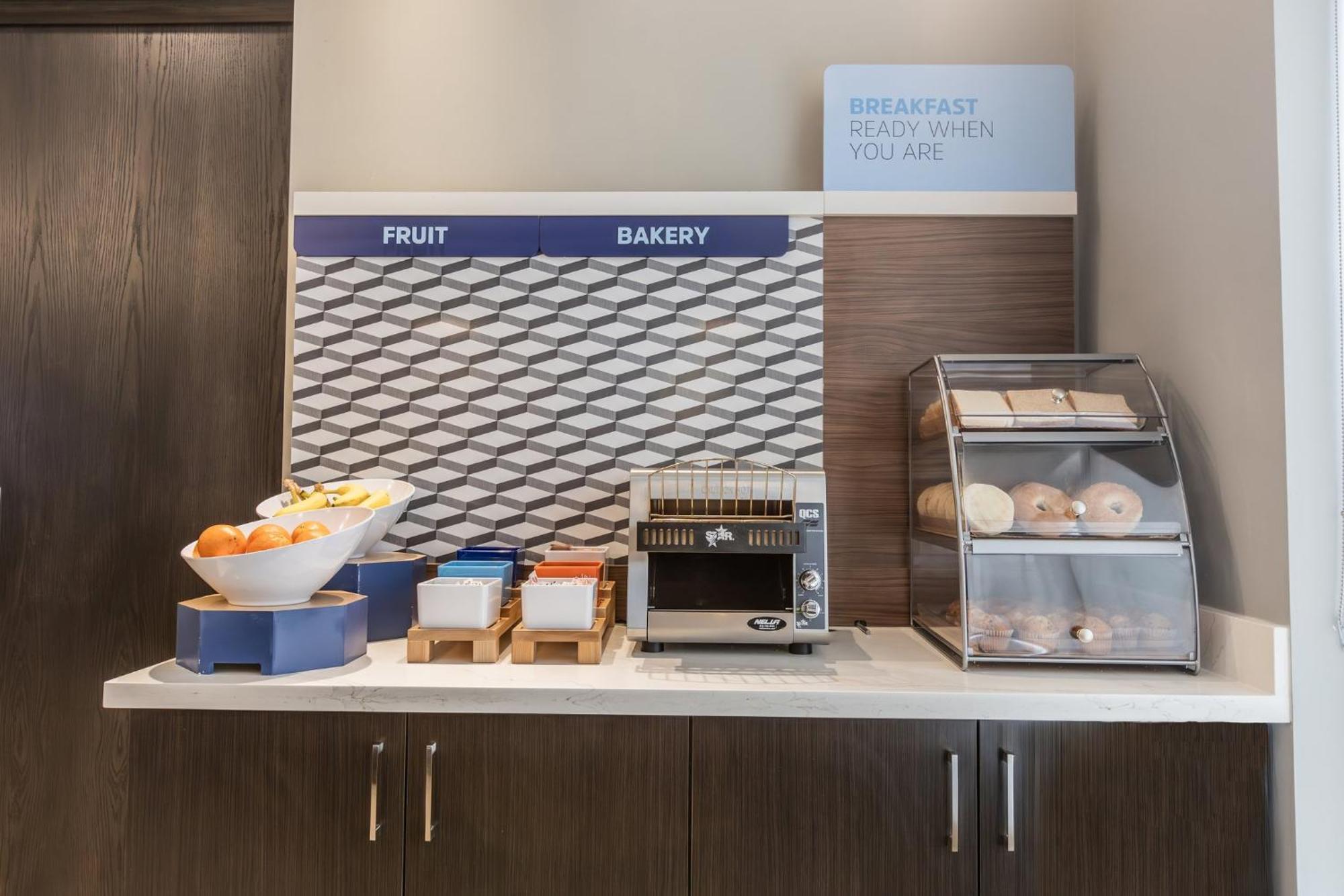 Holiday Inn Express & Suites - Toronto Airport South By Ihg Εξωτερικό φωτογραφία