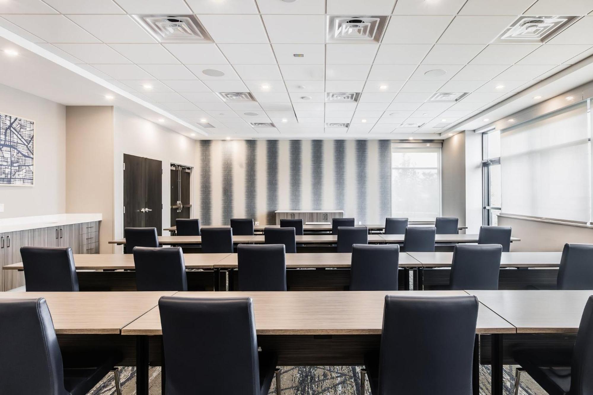 Holiday Inn Express & Suites - Toronto Airport South By Ihg Εξωτερικό φωτογραφία