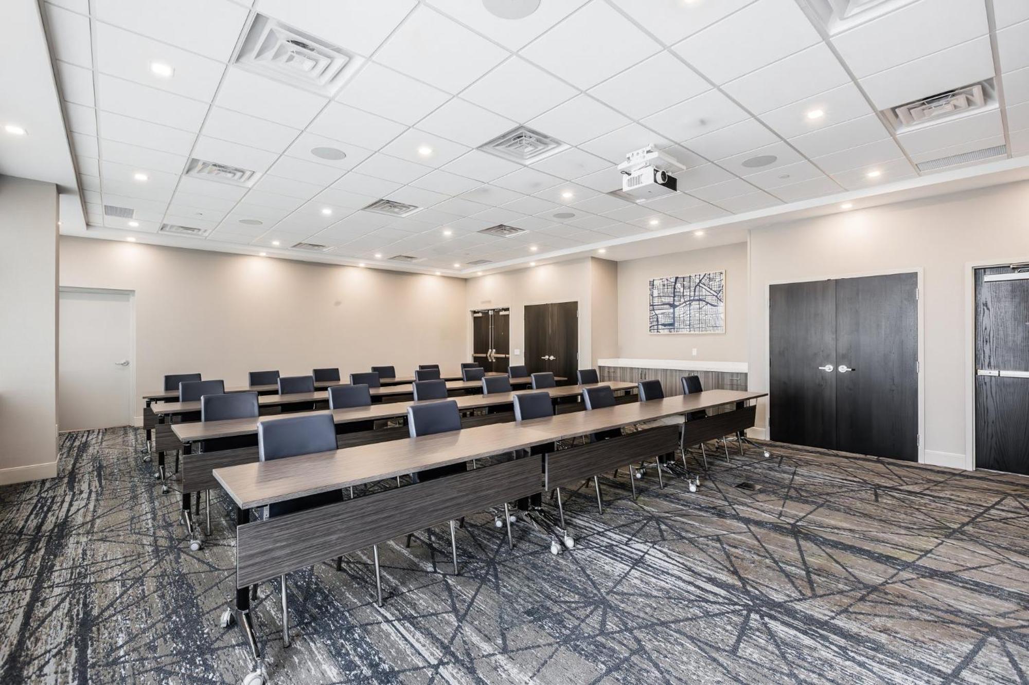 Holiday Inn Express & Suites - Toronto Airport South By Ihg Εξωτερικό φωτογραφία